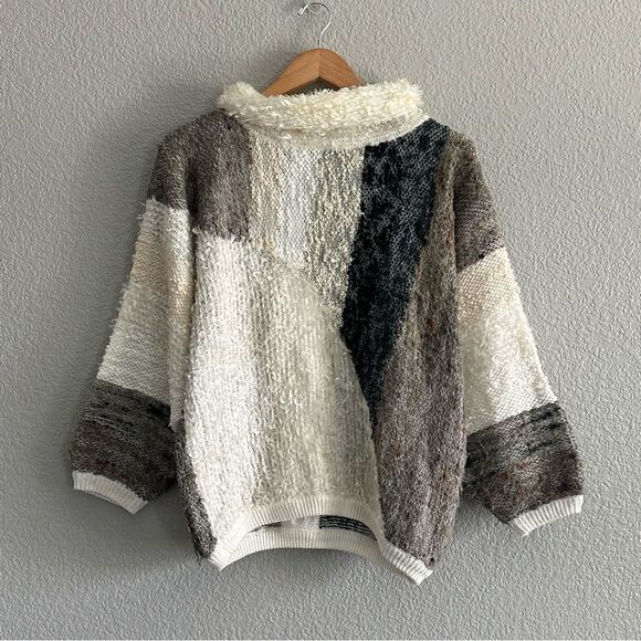 TJW Tops - Vtg TJW Medium Turtleneck Dolman Sleeve Abstract Chunky Sweater White Taupe Crm